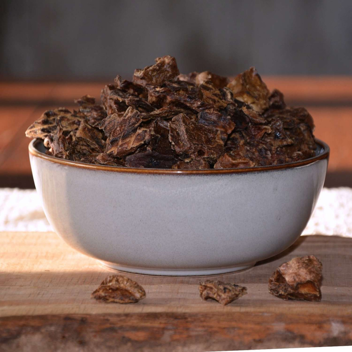 getrocknete Rinderlunge fuer Hunde in beiger...