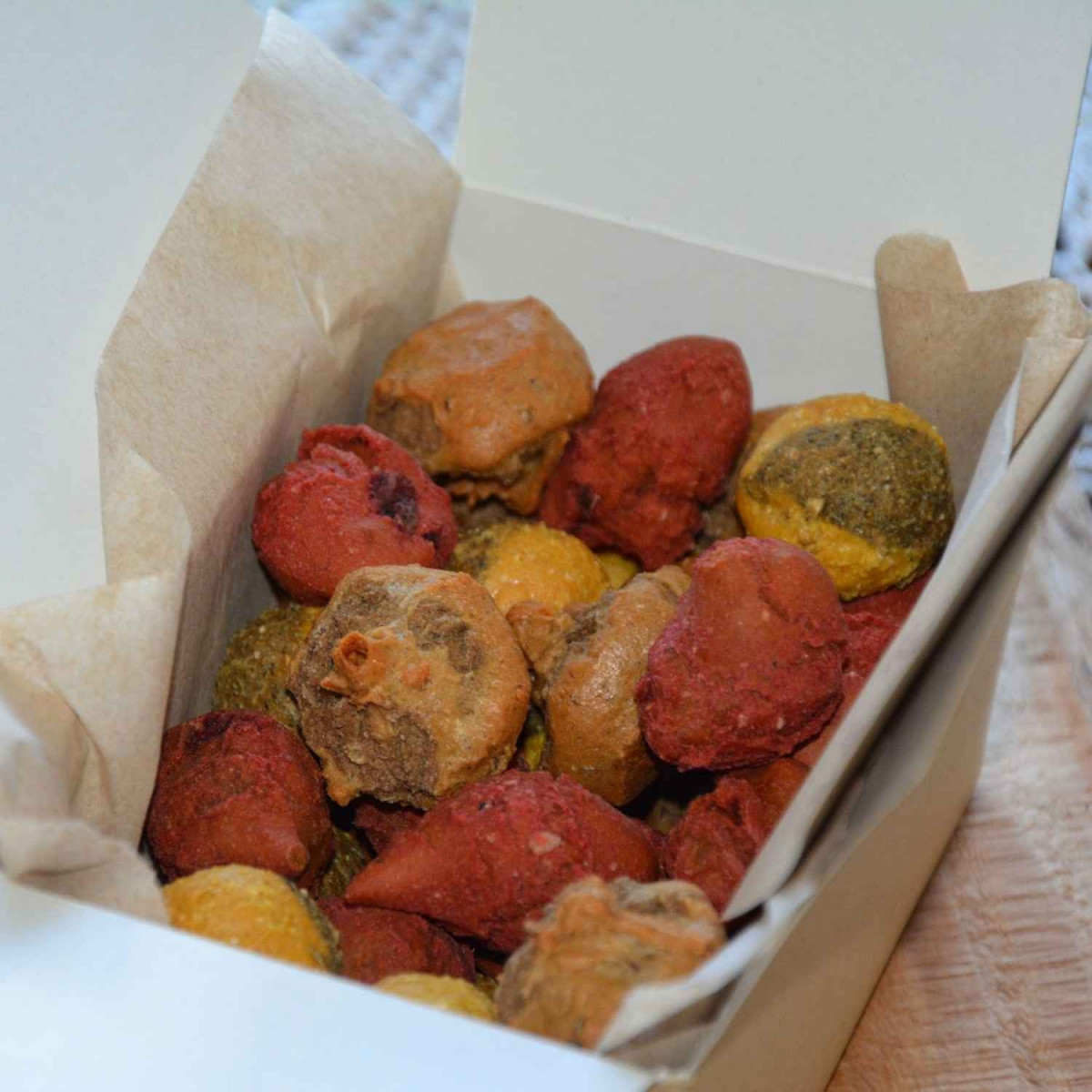 Das Bild zeigt die geöffnete Gourmet-Schachtel mit...